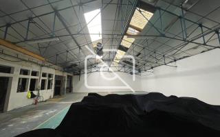 Entrepôt à louer à Mesnil-Saint-Denis - 210 m²