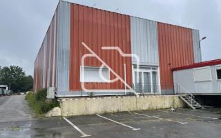 Entrepôt à louer à Coignières - 551 m²