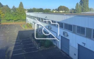 Entrepôt à louer à Buc - 3 969 m²