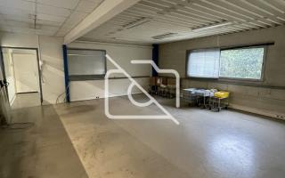 Entrepôt à vendre à Clayes-sous-Bois - 2 975 m²