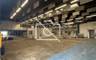 Entrepôt à vendre à Clayes-sous-Bois - 2 975 m²