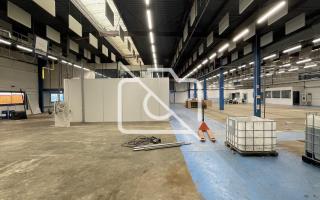Entrepôt à vendre à Clayes-sous-Bois - 2 975 m²