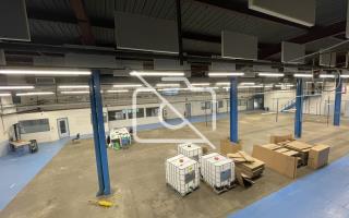 Entrepôt à vendre à Clayes-sous-Bois - 2 975 m²