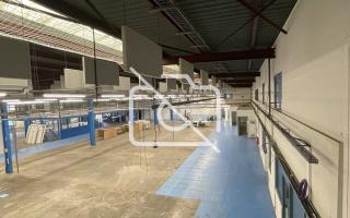 Entrepôt à vendre à Clayes-sous-Bois - 2 975 m²