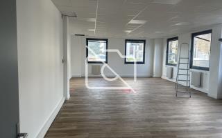 Entrepôt à louer à Lisses - 1 588 m²