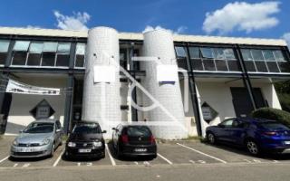 Entrepôt à louer à Élancourt - 1 149 m²