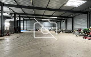 Entrepôt à louer à Montigny-le-Bretonneux - 2 361 m²