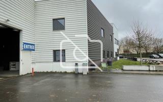 Entrepôt à louer à Montigny-le-Bretonneux - 2 361 m²