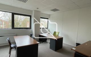 Entrepôt à louer à Montigny-le-Bretonneux - 2 361 m²