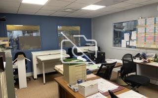 Entrepôt à vendre à Champigny-sur-Marne - 1 100 m²