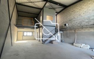 Entrepôt à louer à Ormoy - 168 m²