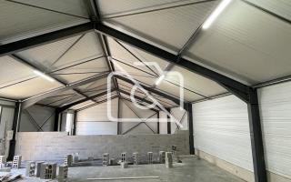 Entrepôt à louer à Grosrouvre - 198 m²