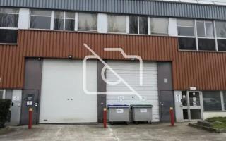 Entrepôt à louer à Trappes - 630 m²