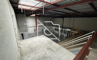 Entrepôt à louer à Trappes - 630 m²