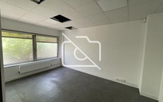 Entrepôt à louer à Trappes - 630 m²