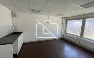 Entrepôt à louer à Trappes - 630 m²