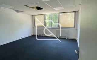 Entrepôt à louer à Trappes - 630 m²