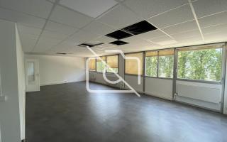 Entrepôt à louer à Trappes - 630 m²