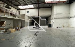 Entrepôt à louer à Trappes - 630 m²