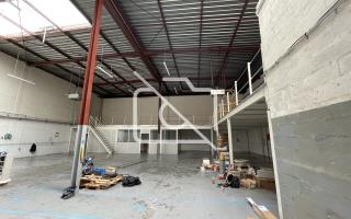 Entrepôt à louer à Trappes - 630 m²