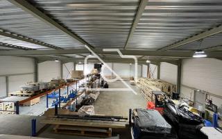 Entrepôt à louer à Houdan - 827 m²