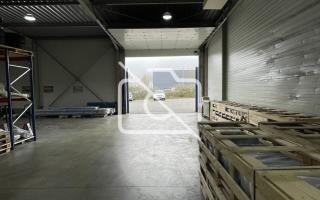 Entrepôt à louer à Houdan - 827 m²