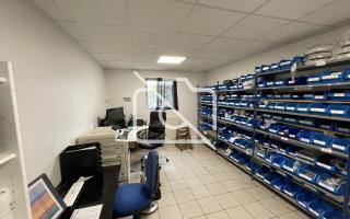 Entrepôt à louer à Houdan - 827 m²