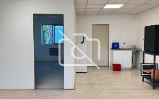 Entrepôt à louer à Morangis - 190 m²