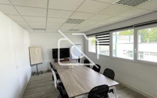 Entrepôt à louer à Trappes - 314 m²