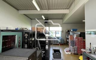 Entrepôt à louer à Trappes - 314 m²