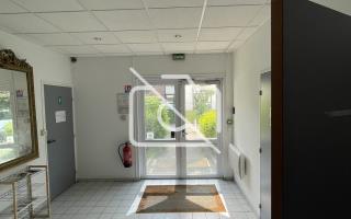 Entrepôt à louer à Trappes - 314 m²