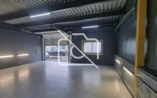 Entrepôt à louer à Lisses - 240 m²