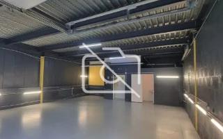 Entrepôt à louer à Lisses - 240 m²