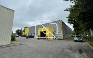 Entrepôt à louer à Trappes - 1 450 m²