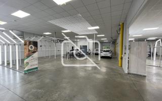 Entrepôt à louer à Trappes - 1 450 m²