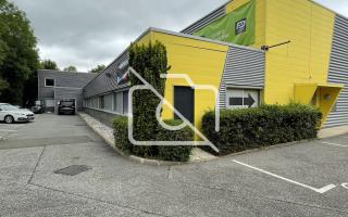 Entrepôt à louer à Trappes - 1 450 m²