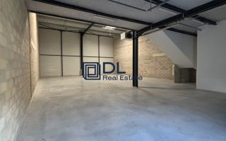 Entrepôt à louer à Trappes - 450 m²