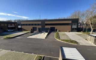 Entrepôt à louer à Trappes - 450 m²