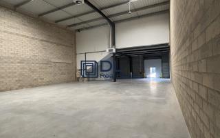 Entrepôt à louer à Trappes - 450 m²