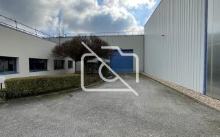Entrepôt à vendre à Saint-Germain-de-la-Grange - 1 950 m²