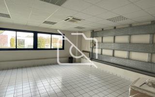 Entrepôt à vendre à Saint-Germain-de-la-Grange - 1 950 m²