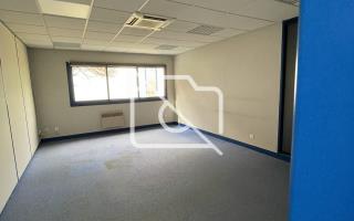 Entrepôt à vendre à Saint-Germain-de-la-Grange - 1 950 m²