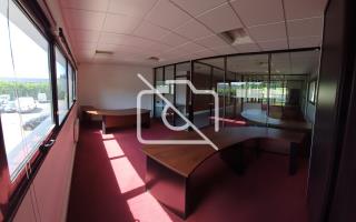 Entrepôt à louer à Buc - 316 m²