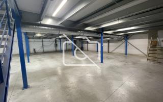 Entrepôt à louer à Le Pin - 545 m²