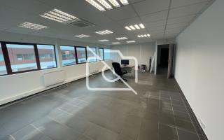 Entrepôt à louer à Le Pin - 545 m²