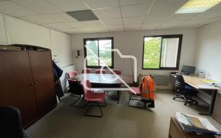 Entrepôt à louer à Voisins-le-Bretonneux - 265 m²