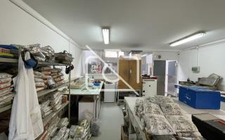 Entrepôt à louer à Voisins-le-Bretonneux - 265 m²