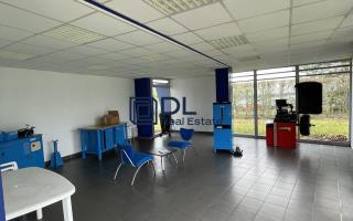 Entrepôt à vendre à Houdan - 827 m²