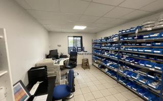 Entrepôt à vendre à Houdan - 827 m²