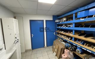 Entrepôt à vendre à Houdan - 827 m²